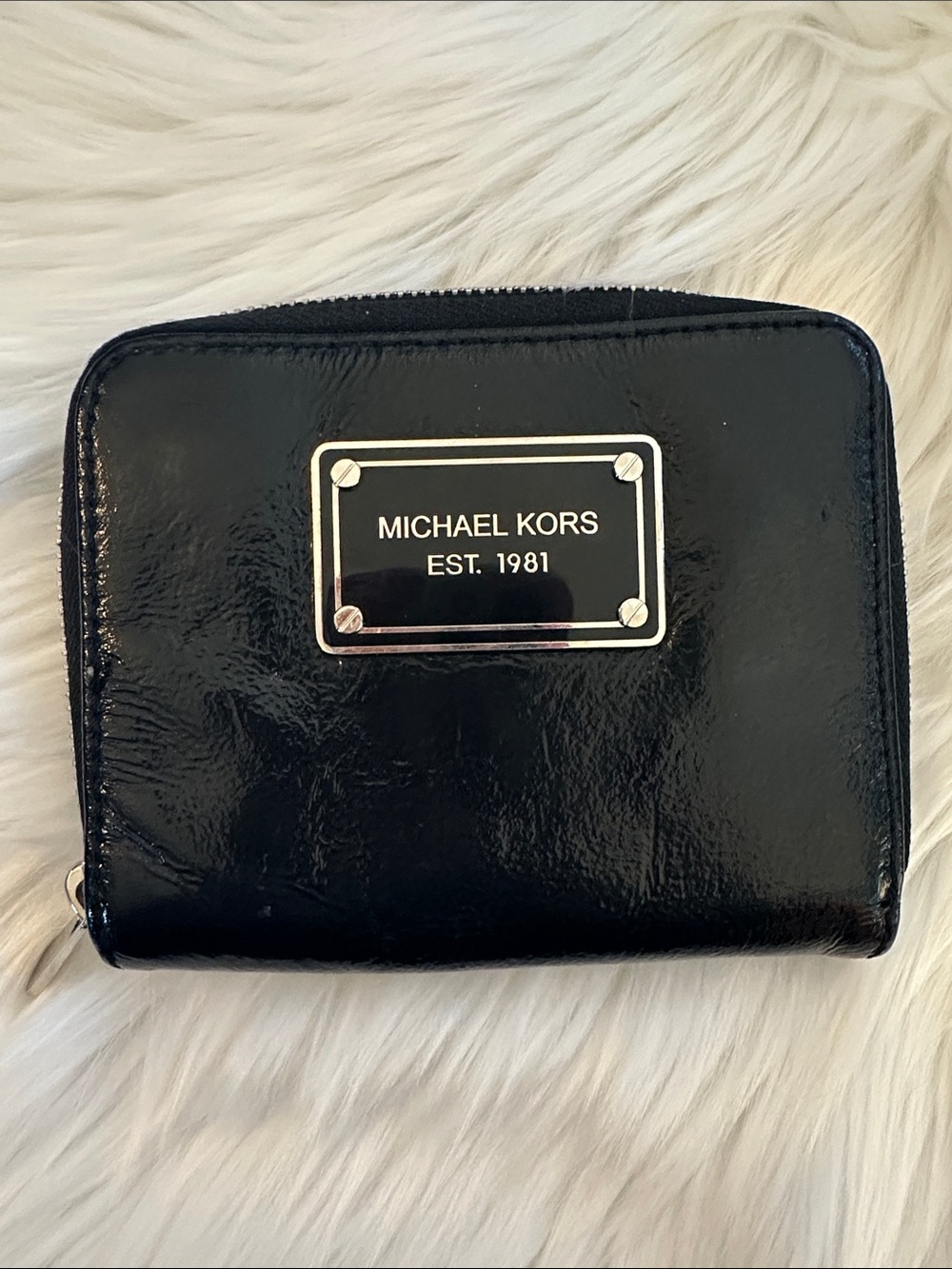 EUC Michael Kors Black Patent Zip-Around Wallet w/Silver Plaque - Picture 1 of 9